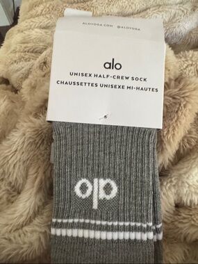 ALO Yoga Gray & White Half-Crew Unisex Socks
